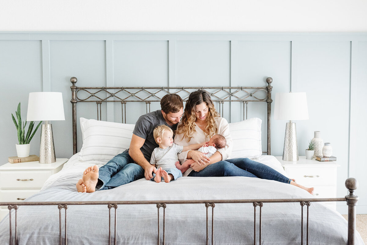 Lifestyle-Newborn-Session-at-Home-by-San-Luis-Obispo-Family-Photographer-Kirsten-Bullard10