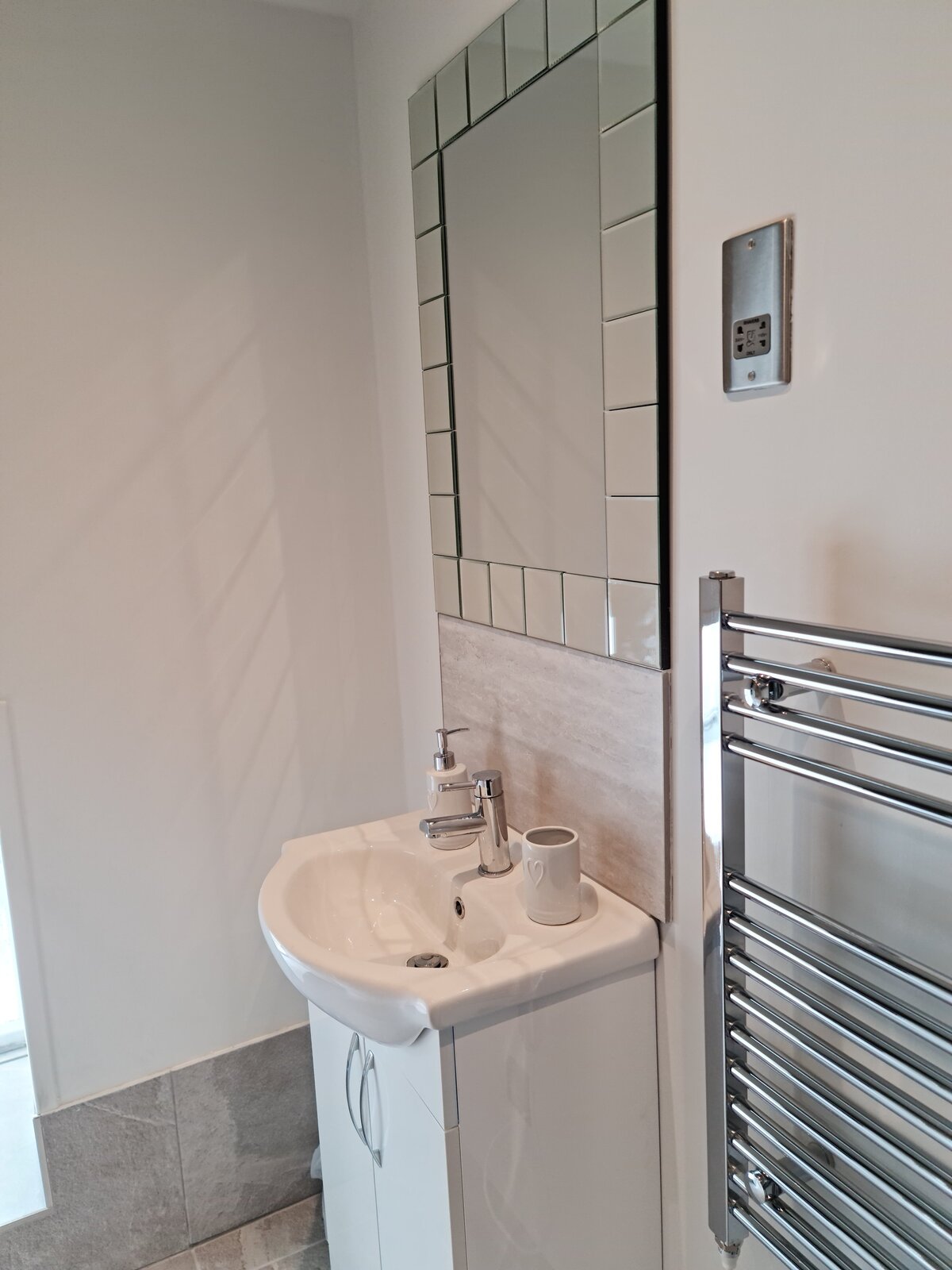 wren_cottage_bathroom_002