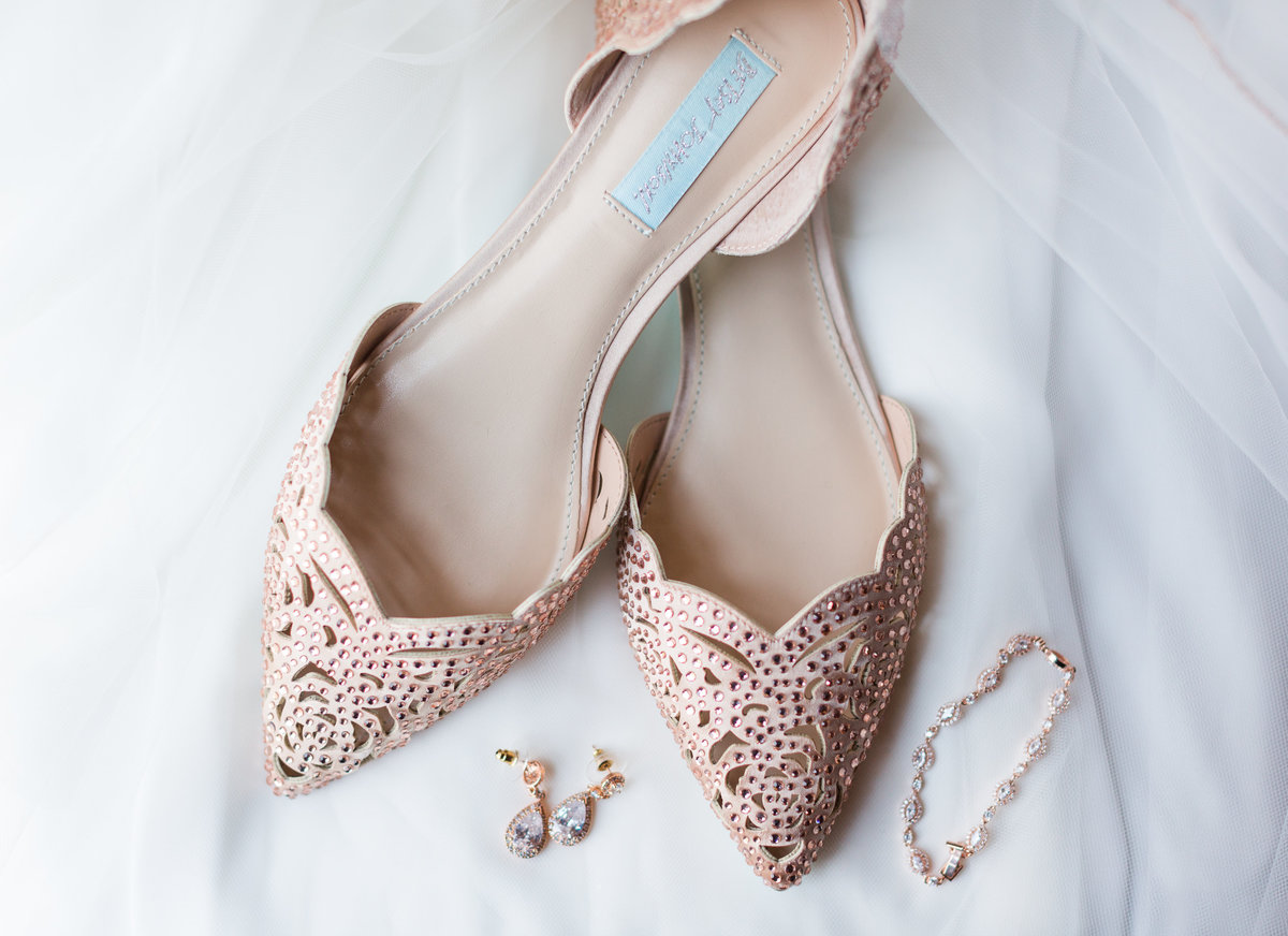 Elizabeth Hill Photography Blush and Navy North Carolina Wedding-4