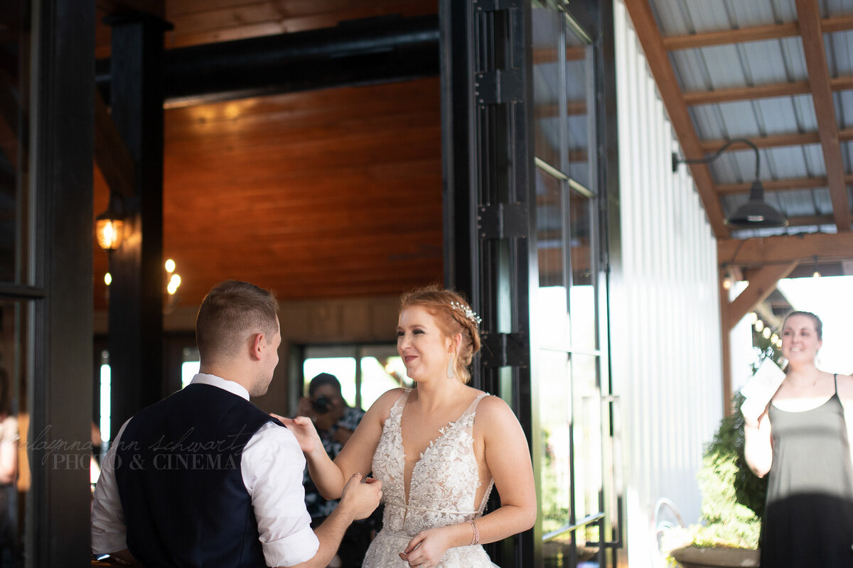 reception _ alaynna ann schwartz _ harpors vinyard _ iowa photographer _ playlife photography_0424