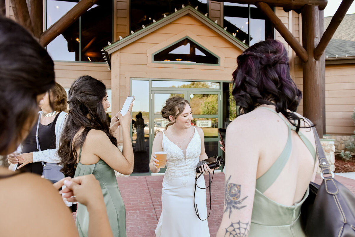 4247-Wedding at The Grands at Mulligans in Sartell Minnesota- Wedding Photographer Nicole Hollenkamp