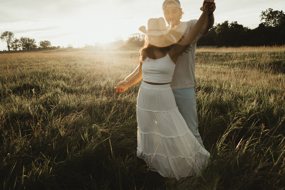 Wildflowercouplessessionwithtruck_emilyarwinephoto-181