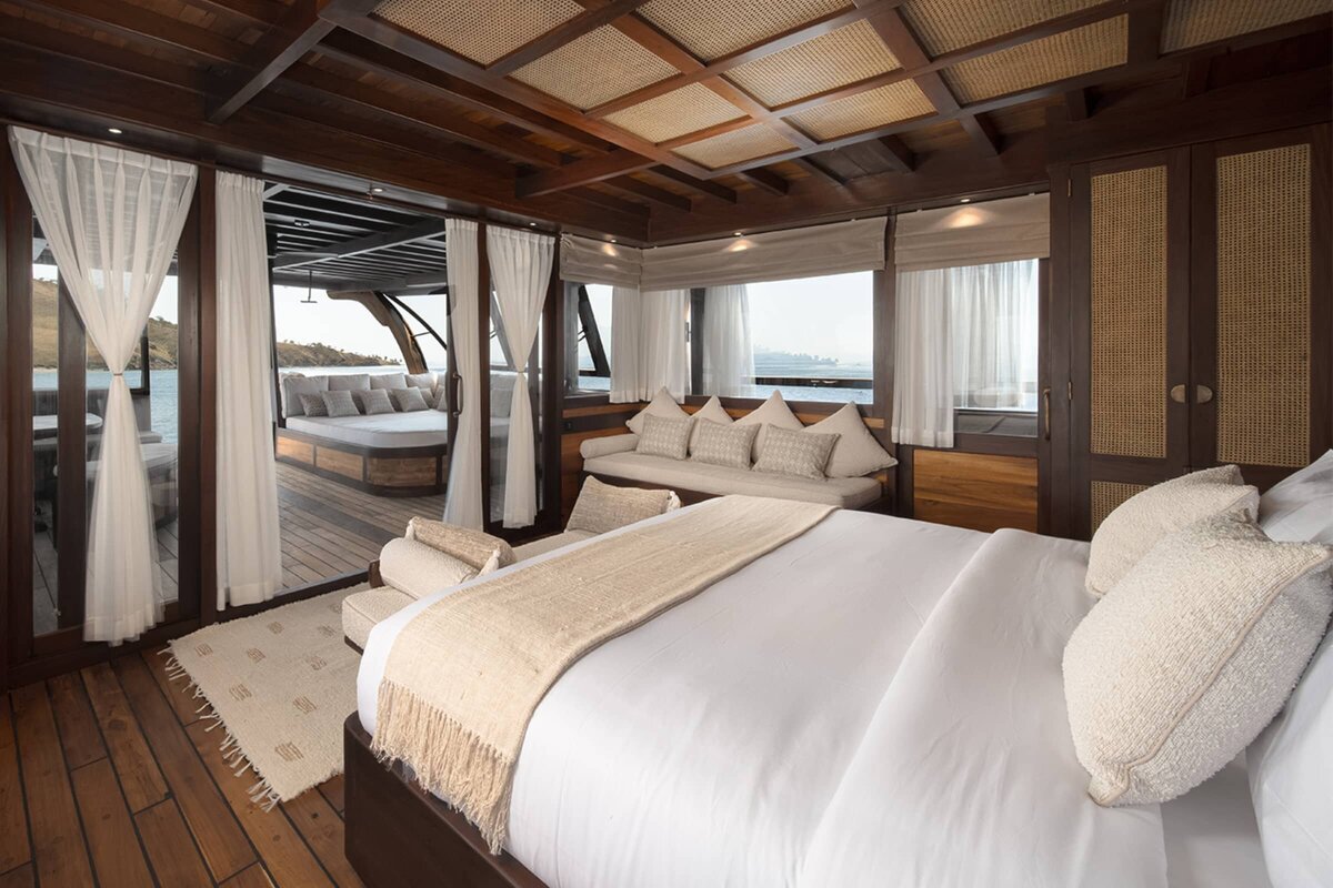Sanya Luxury Yacht Charter Raja Ampat Master Cabin 4