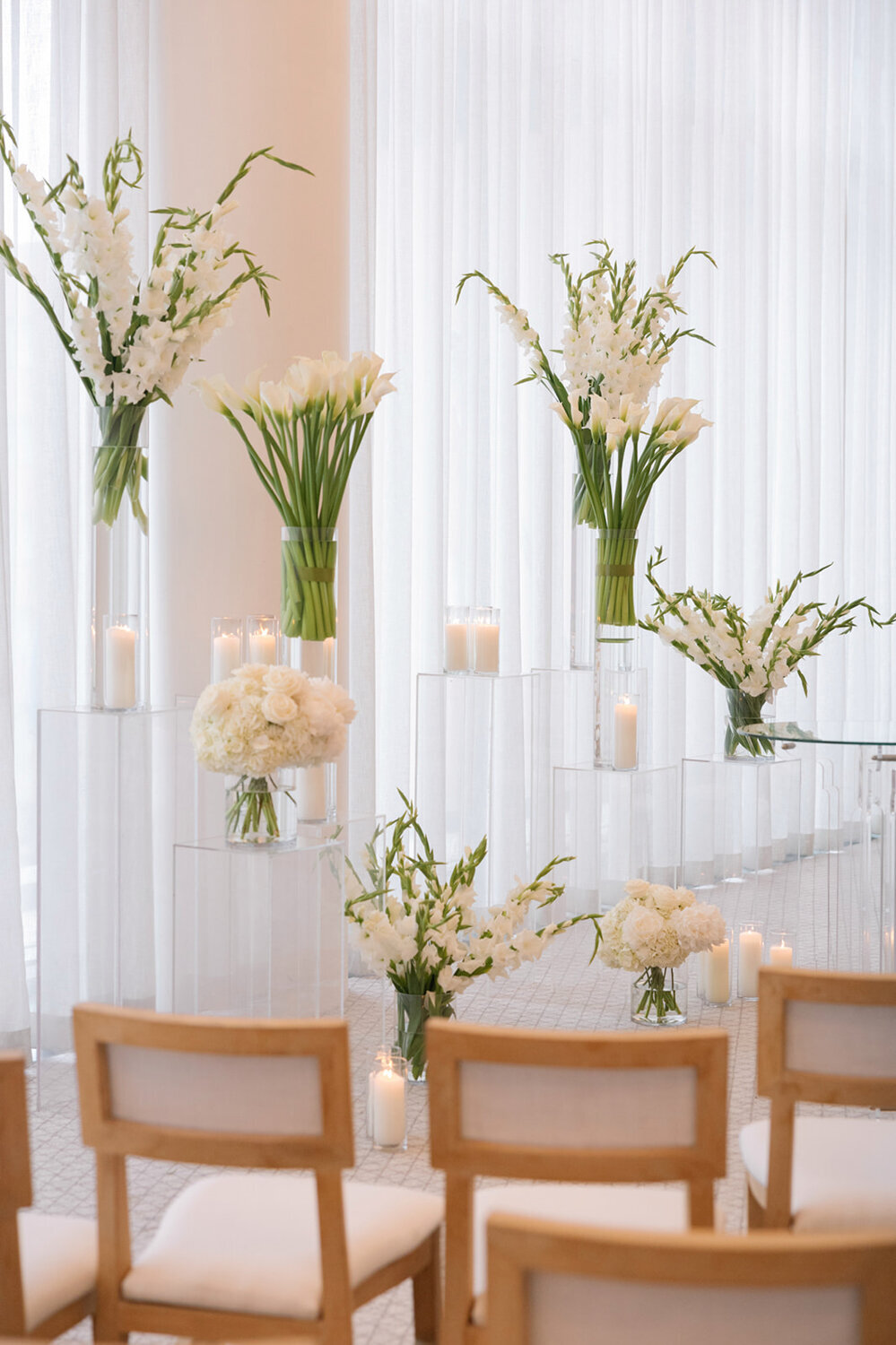 elegant-modern-white-wedding-fours-seasons