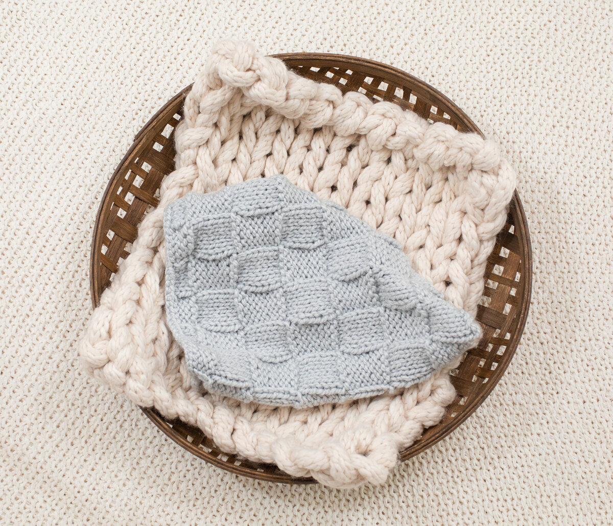 Newborn Props set-up including basket, blanket & wraps by laure photography | 07