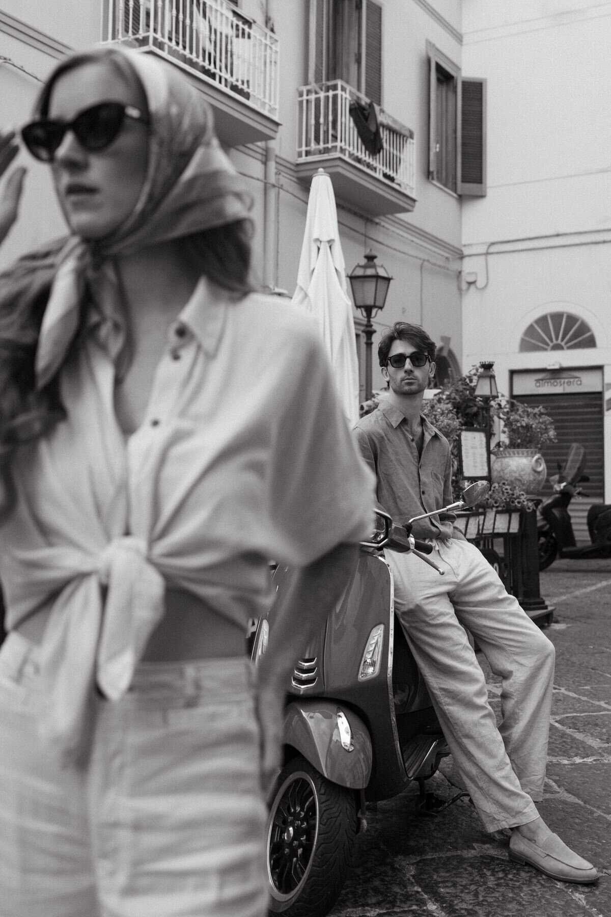 italy-couples-aesthetic-fun-florence-sorrento
