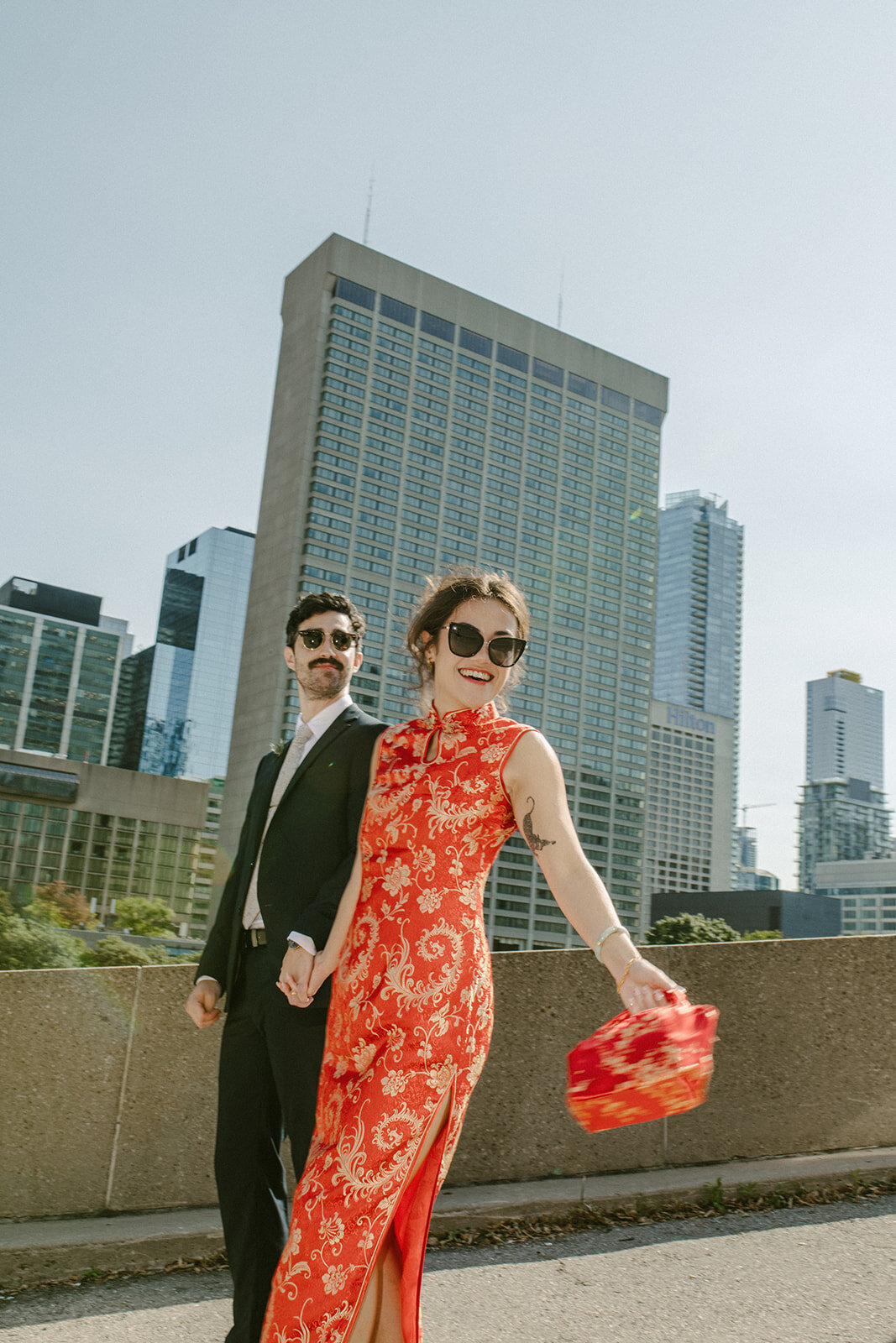 toronto-city-elopement-city-hall-ttc-subway-sugar-beach-fun-romantic-sumer-wedding-2761