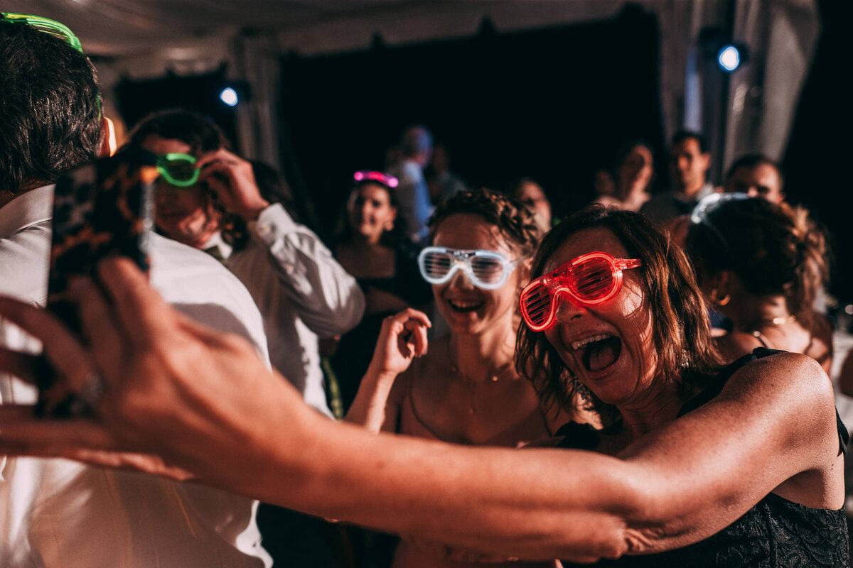 ct-dj-selfie-wedding-guest-dance-floor-fun