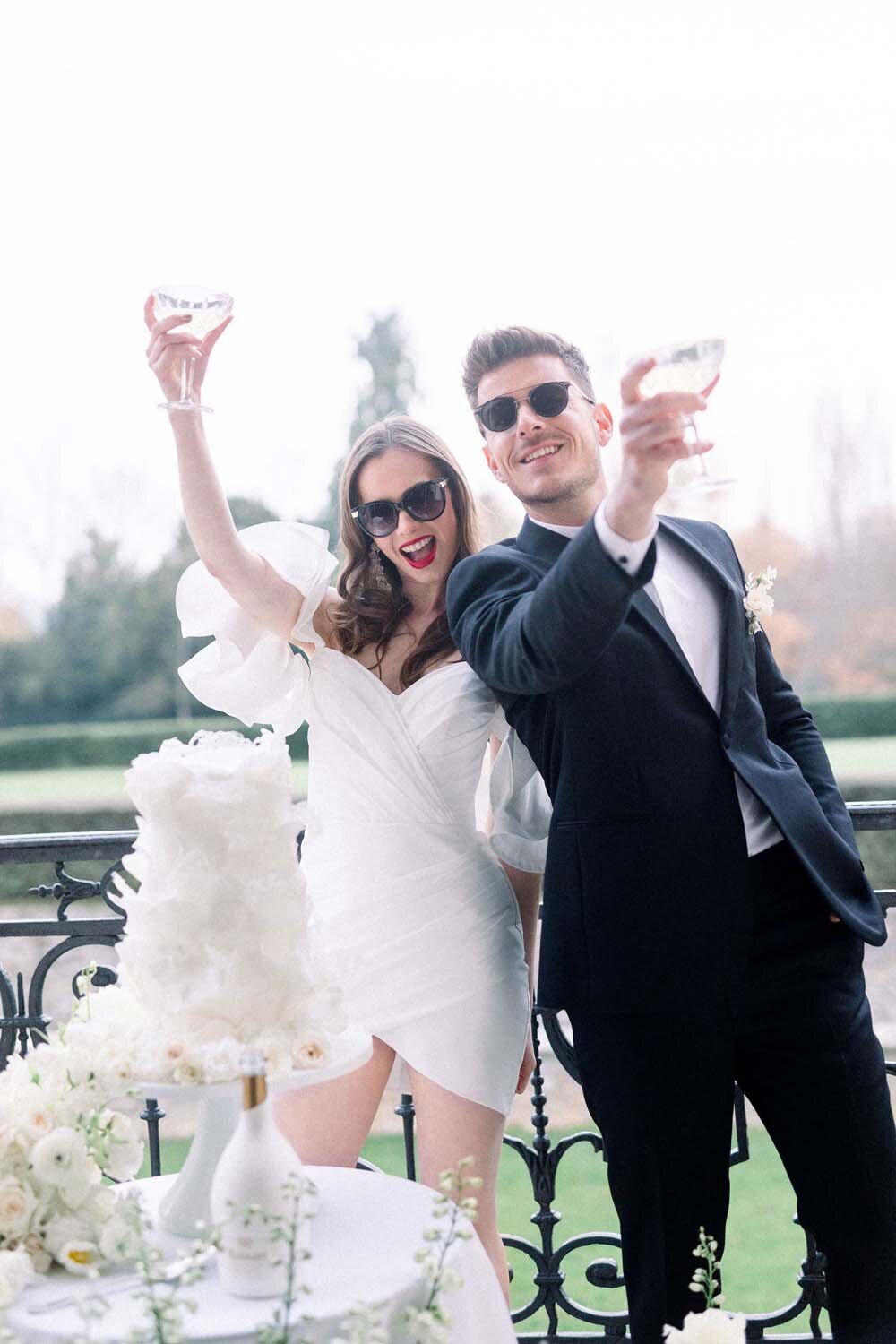 Parisian couture wedding in Black and White at chateau de Bonaventure Paris Veronique Lorre floral designer Aude lucas46