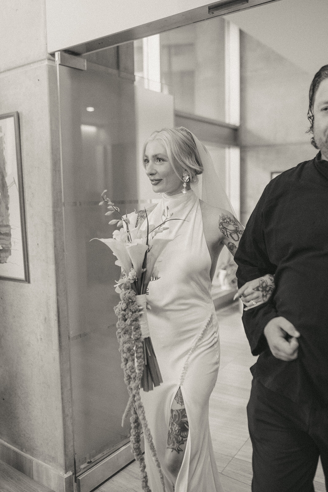 toronto-city-elopement-city-hall-edgy-nontradional-thedrake-rainy-day-cool-alternative-013