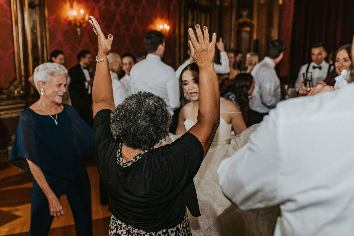 WELLING-FLORES.Wedding.EngineersClub-rcptn-264