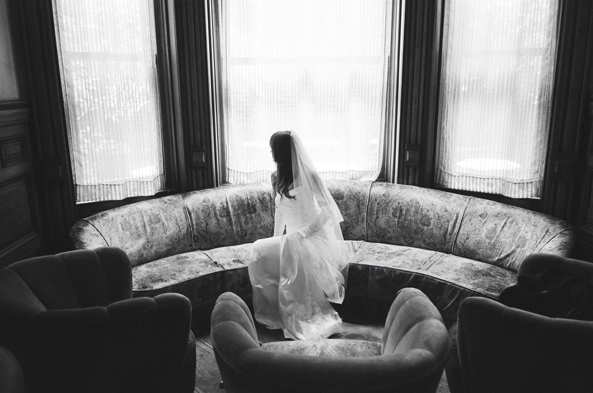 hotel-chelsea-wedding-madeleine-elliott-033