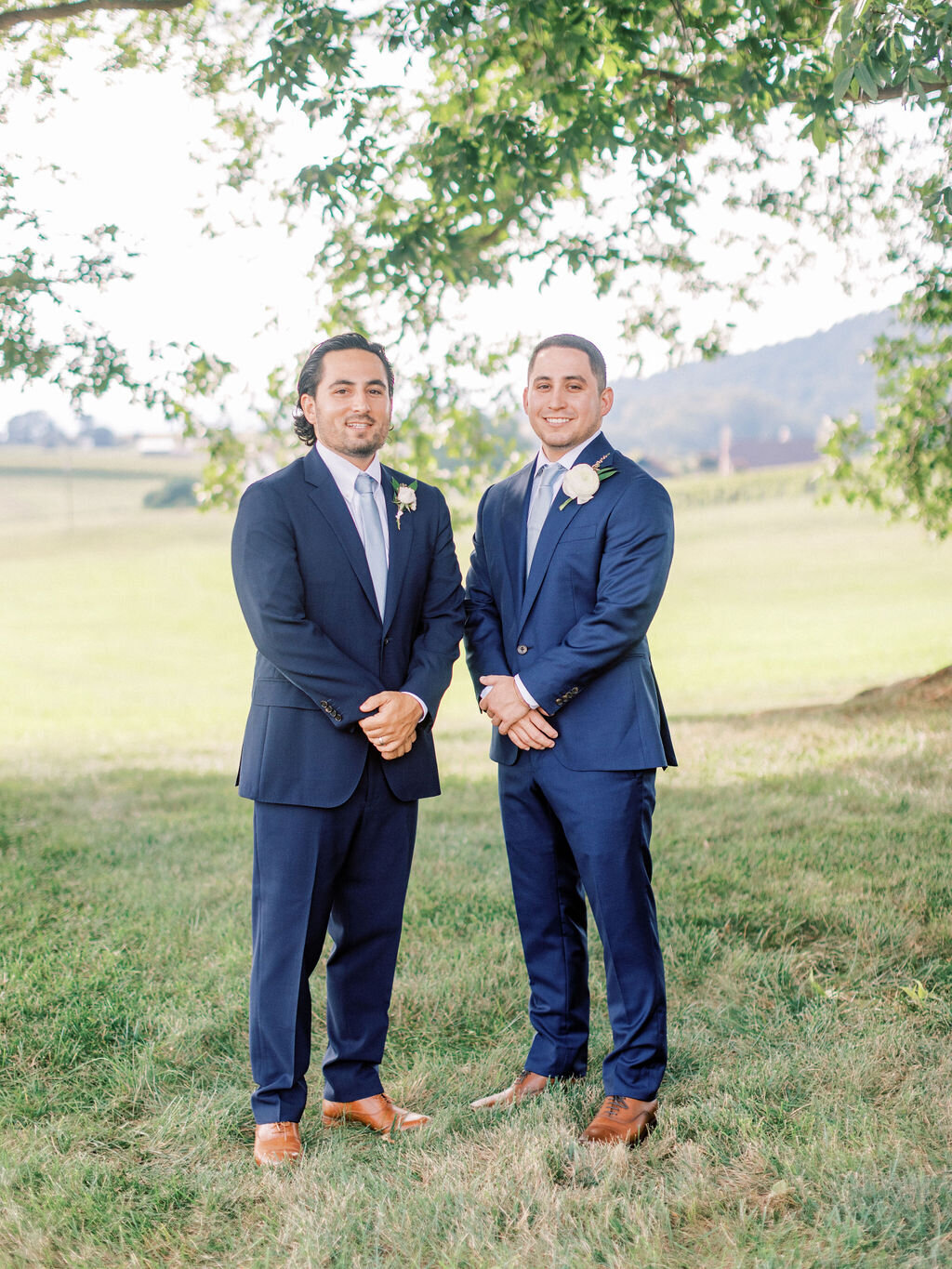Leslie&Ricardo_EarlyMountainVineyardWedding_SneakPeek-64