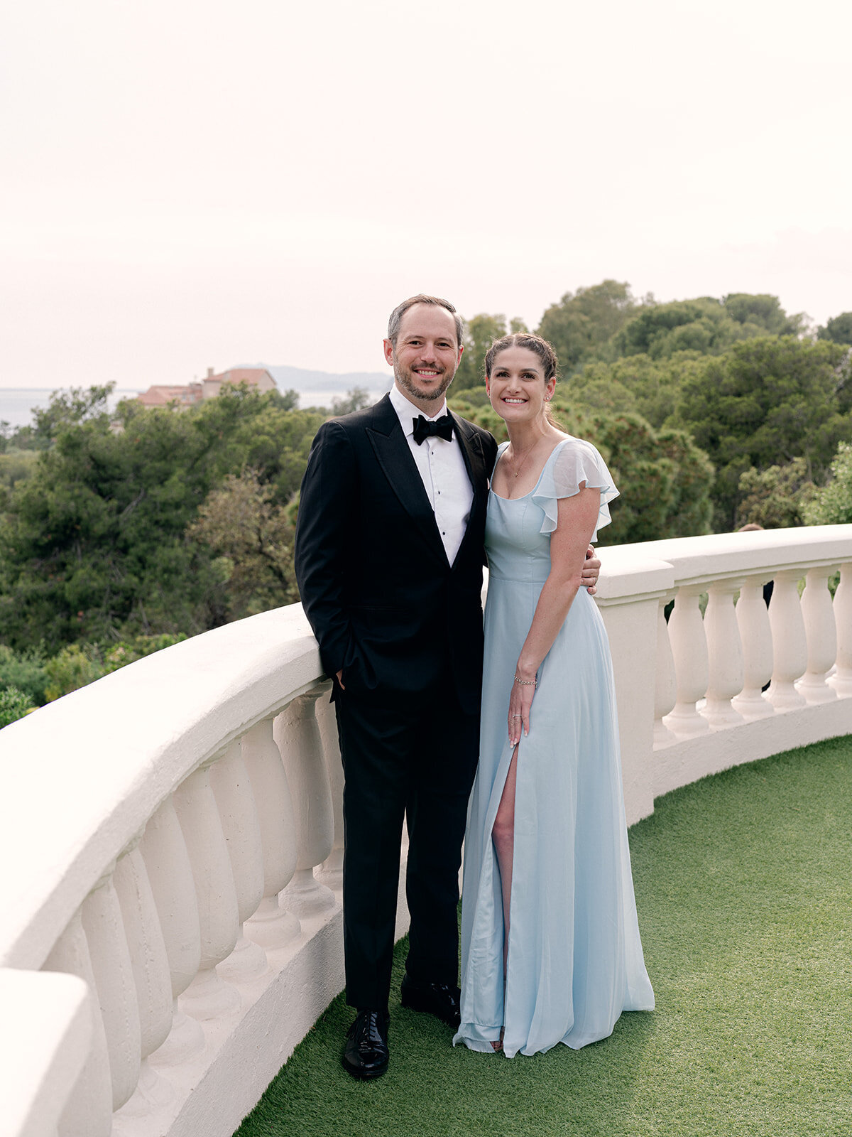 34-intimate-destination-wedding-french-riviera-with-white-flowers
