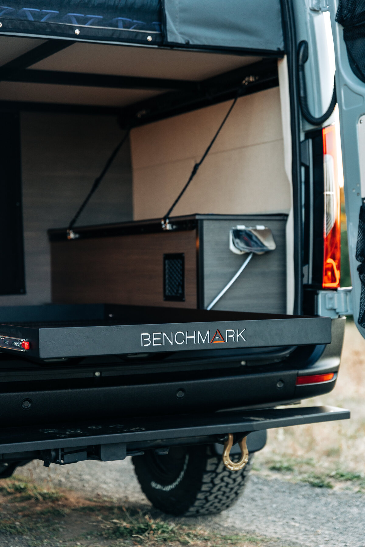 Hoff2.0_BenchmarkVehiclesLimitedSeries1_BenchmarkVehicles2023_BMV_HOFF 2_SlowFastCreative_3507