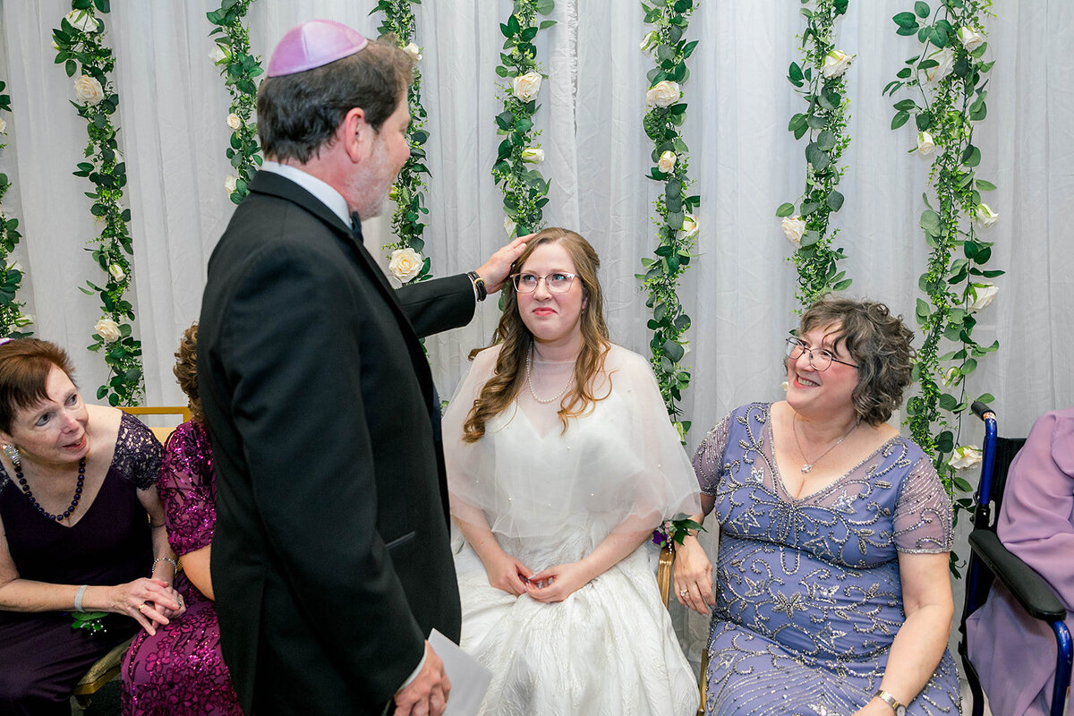 Eliana-Melmed-Photography-Chicago-LosAngeles-Jewish-WeddingPhotography-KabbalatPanim-00064