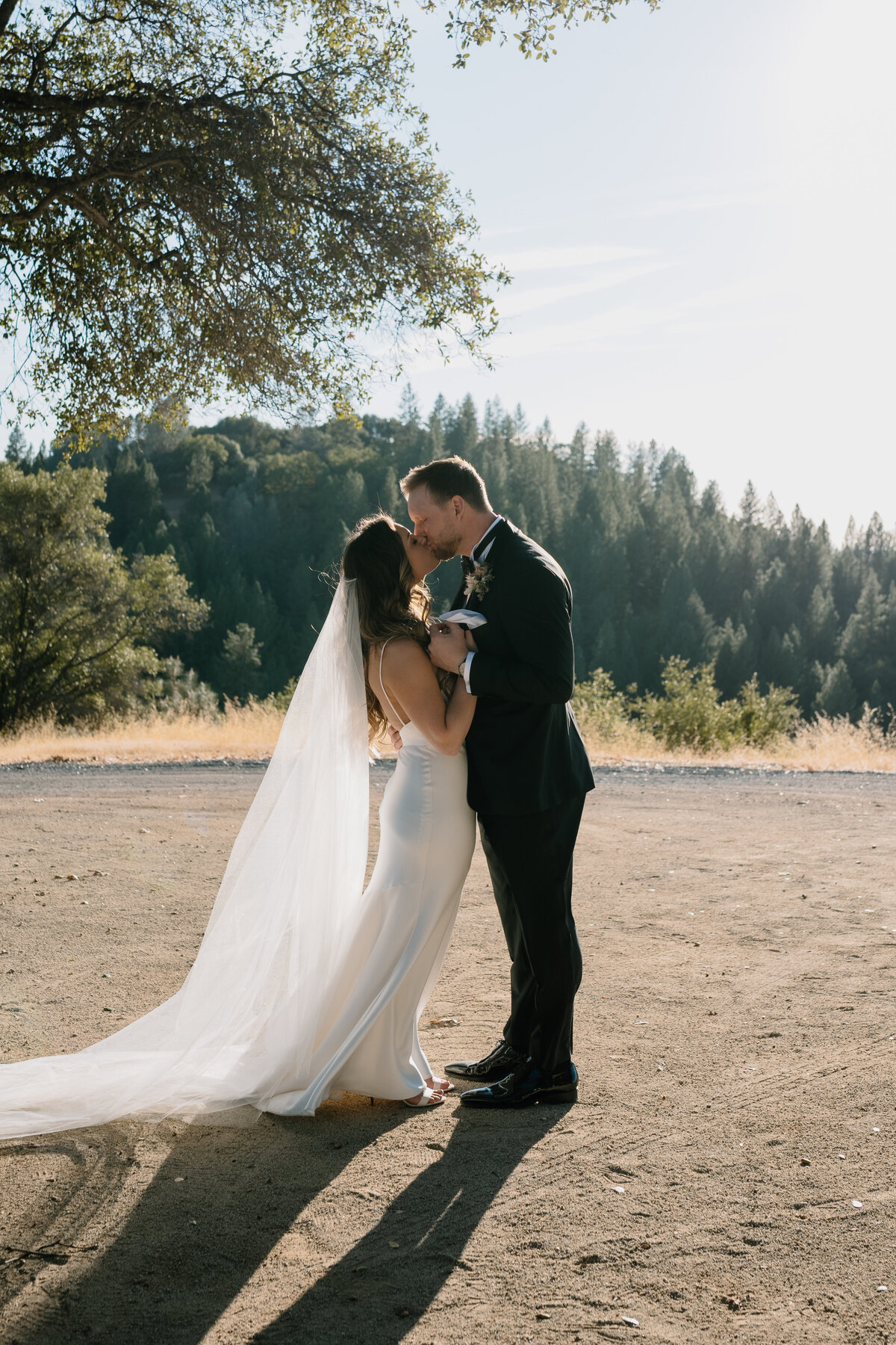 Black Oak Mountain Vineyards Wedding Venue-09081
