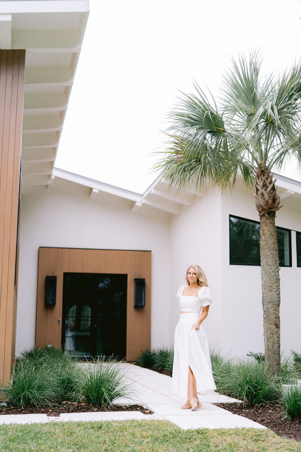 NikkiSanterre_CharlestonFilmWeddingPhotographer_CharlestonLuxuryWeddingPhotos_Allie&Derek-231(1)