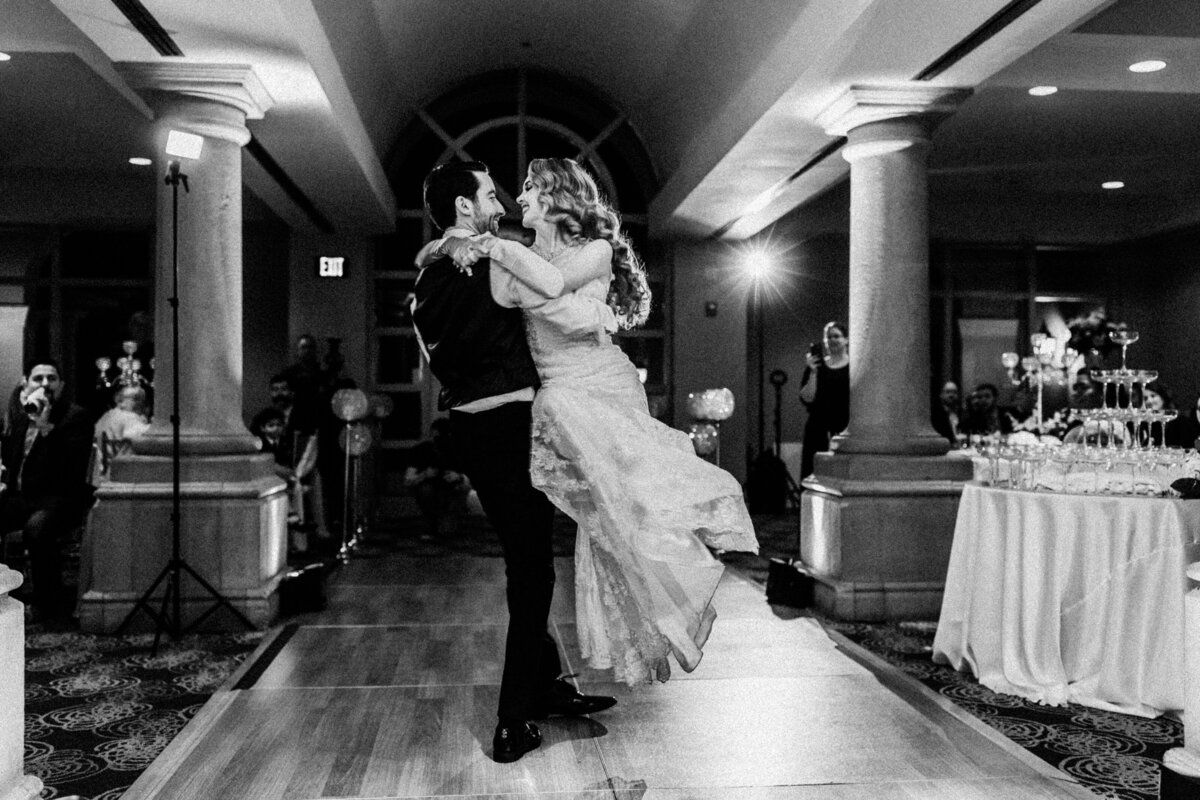 couple-dancing-reception-tucson
