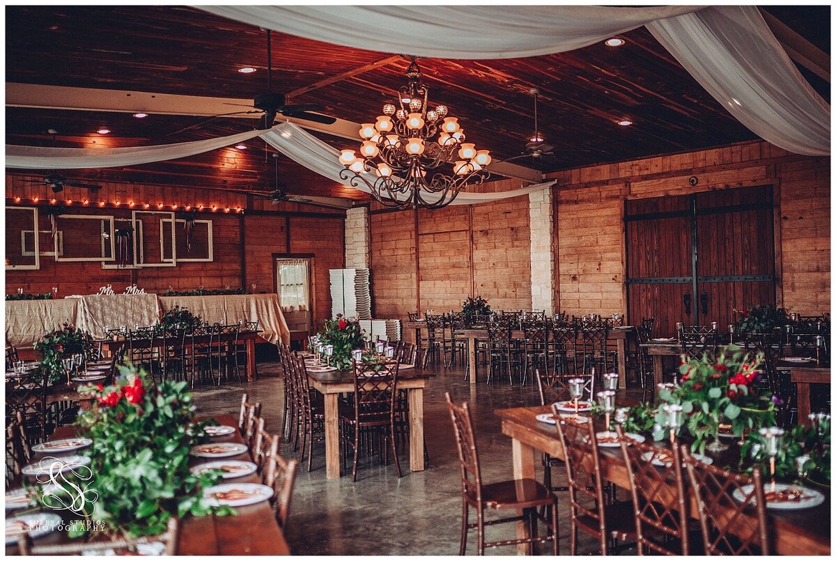 Houston Winery Wedding Venue Package | Emery's Buffalo Creek, image size:1200x806