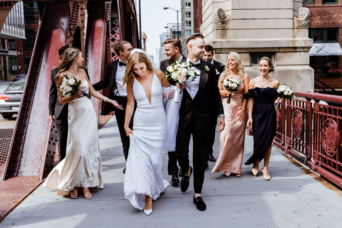 Best-Chicago-Wedding-Photographer-Riverwalk
