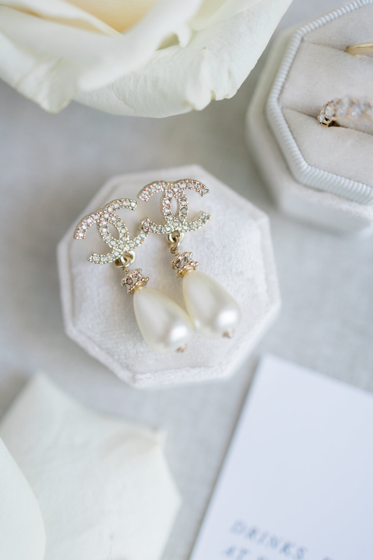 Lexi Benjamin Photography_Waldorf Astoria Chicago Wedding_09.21.24-3