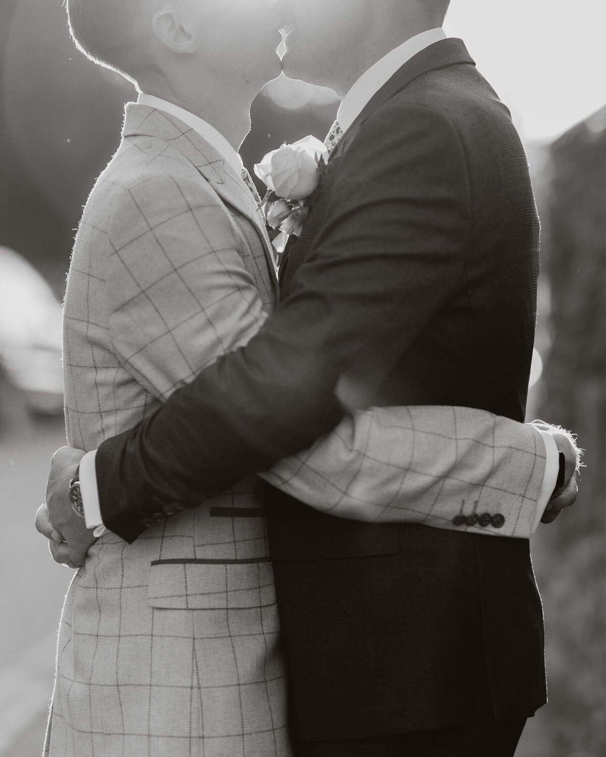 Sunset portraits of a couple in a cotswolds wedding