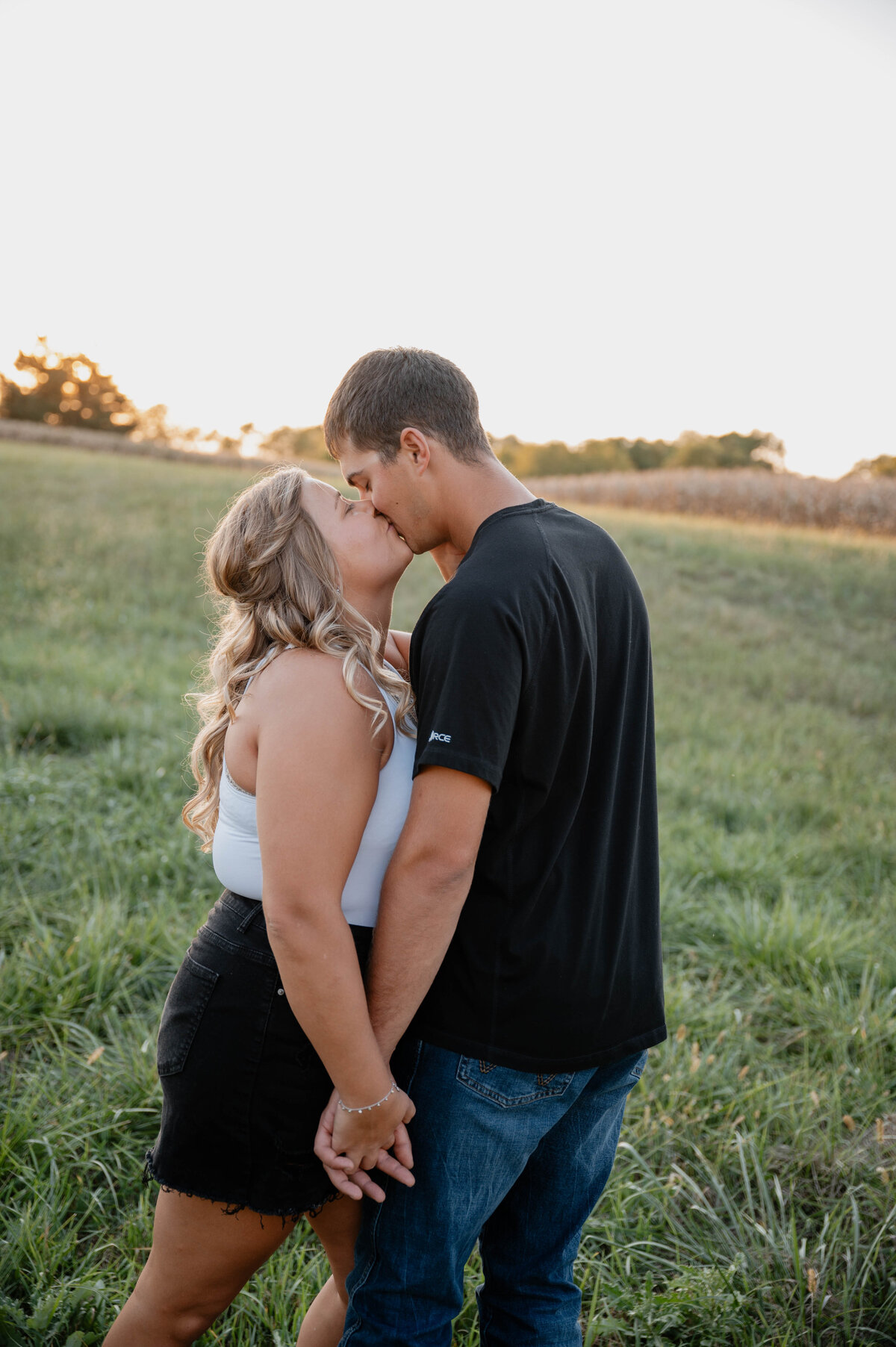 Taylor Elizabeth Photography Weddings and Lifetyle Photographer in Indiana Engagement Photo 30