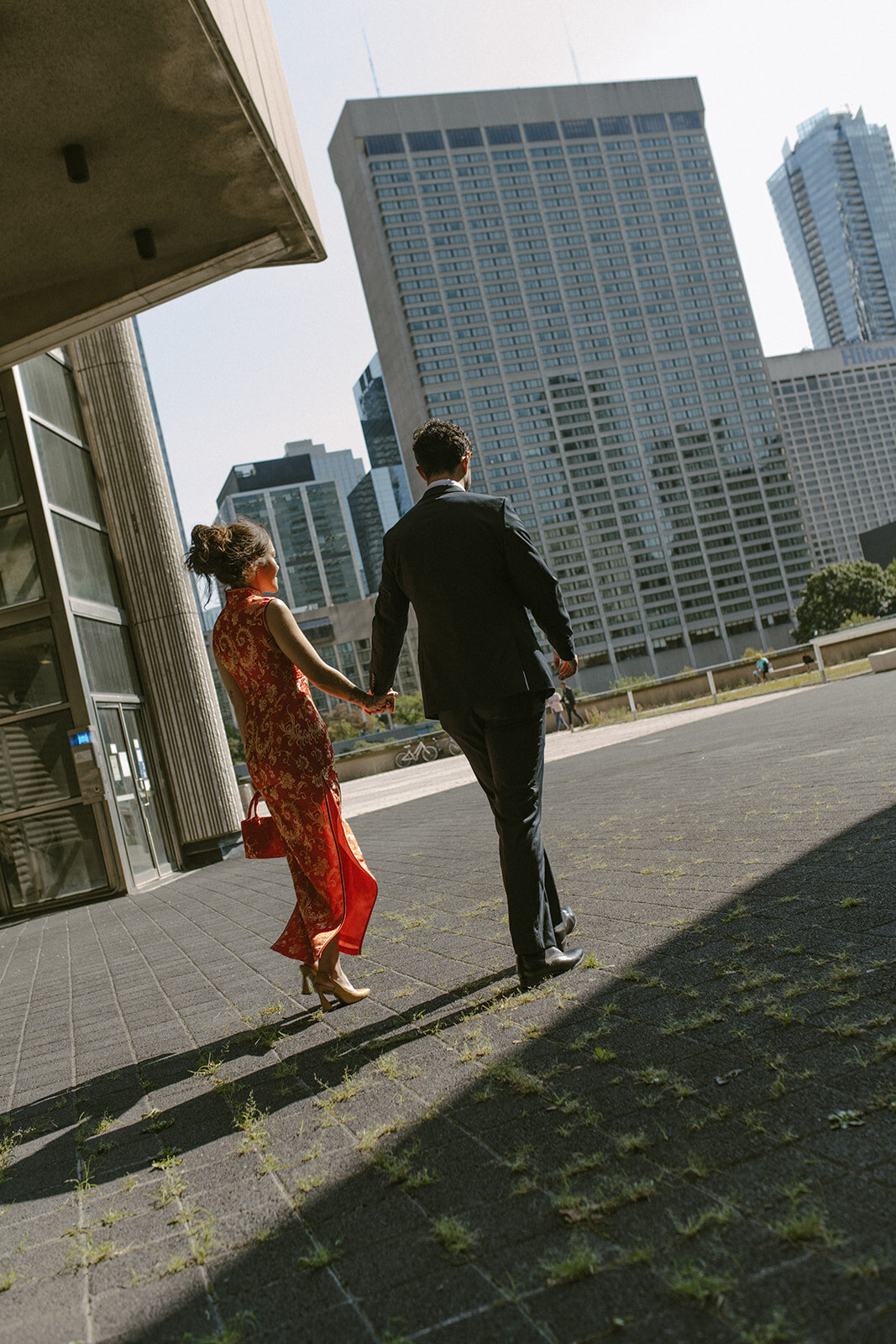 toronto-city-elopement-city-hall-ttc-subway-sugar-beach-fun-romantic-sumer-wedding-2744