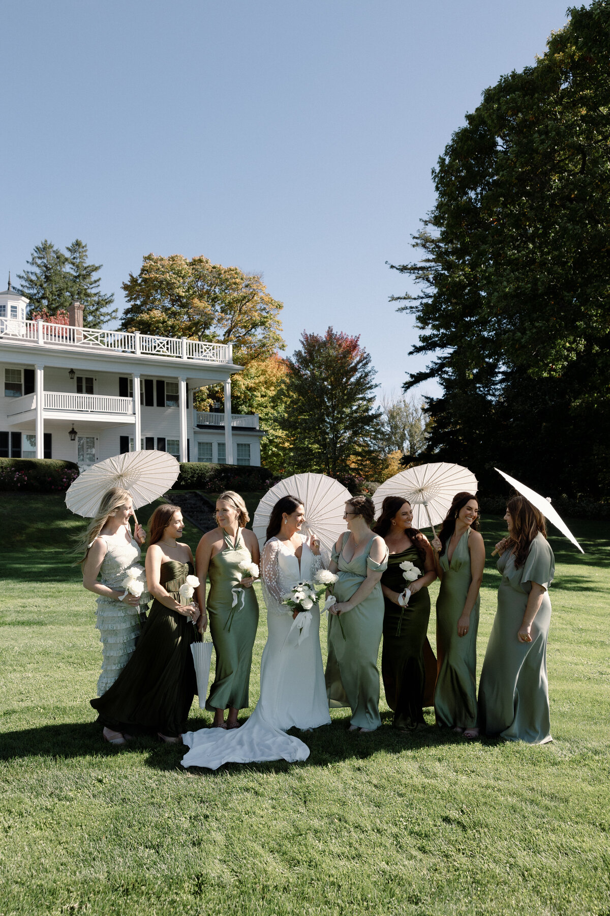 bridal-party-green-bridesmaids-dresses