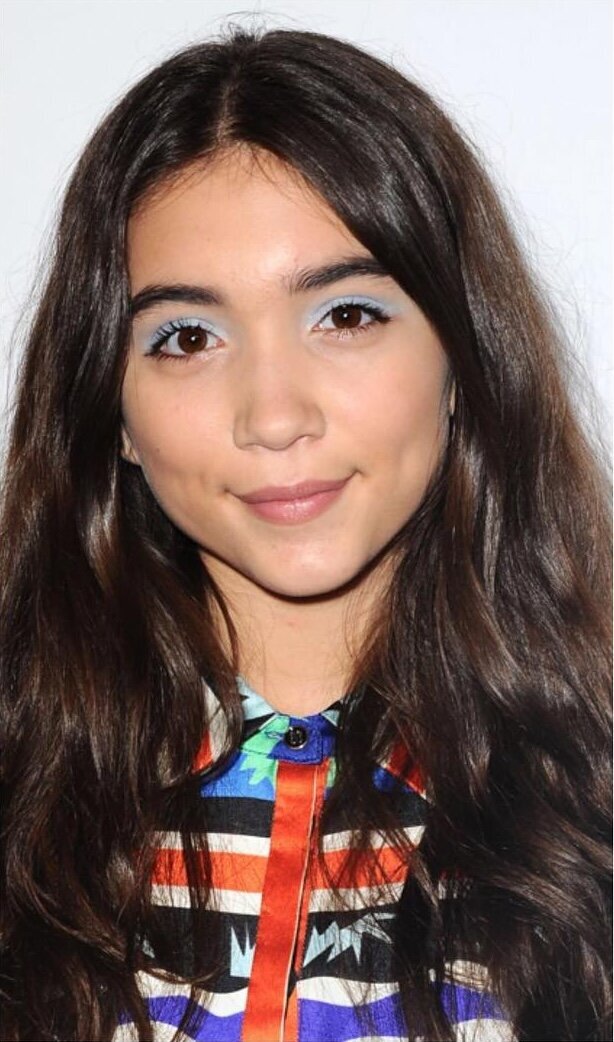 Rowan Blanchard in  pastel blue eyeshadow