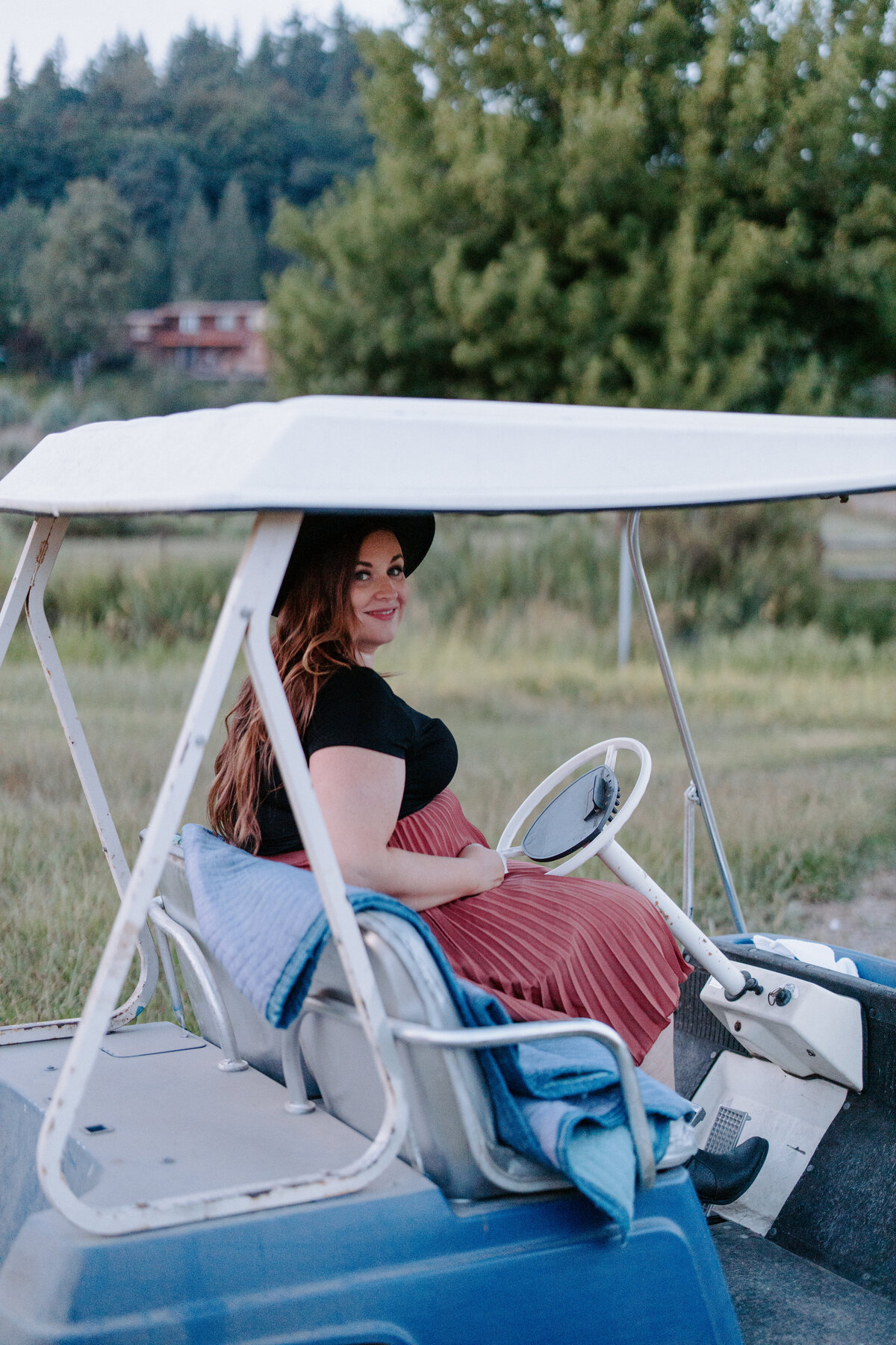 Seattle based motherhood, newborn and family photographer.