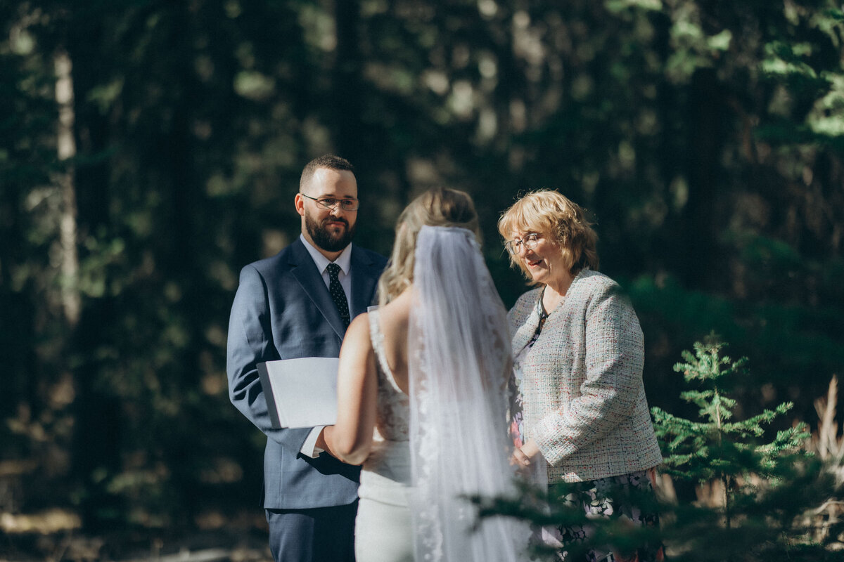 vpc-canmore-spring-elopement-31