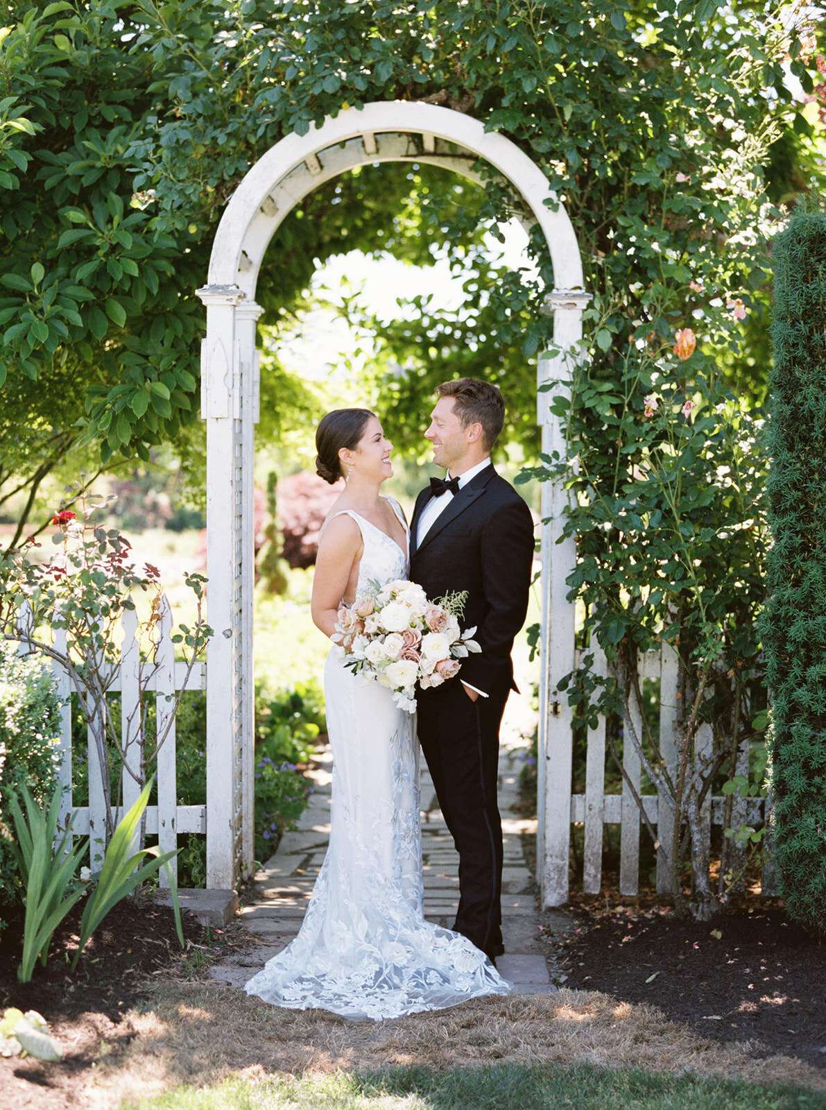 Carlos-Hernandez-Photography-Megan-Trevor-Wedding-Portland-Oregon-076