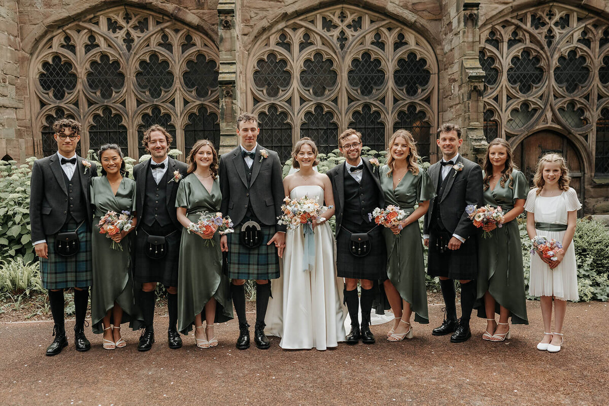Issy-and-Bella-Floral-Design-Wedding-Florist-Herefordshire-Dewsall-Court-S-J28