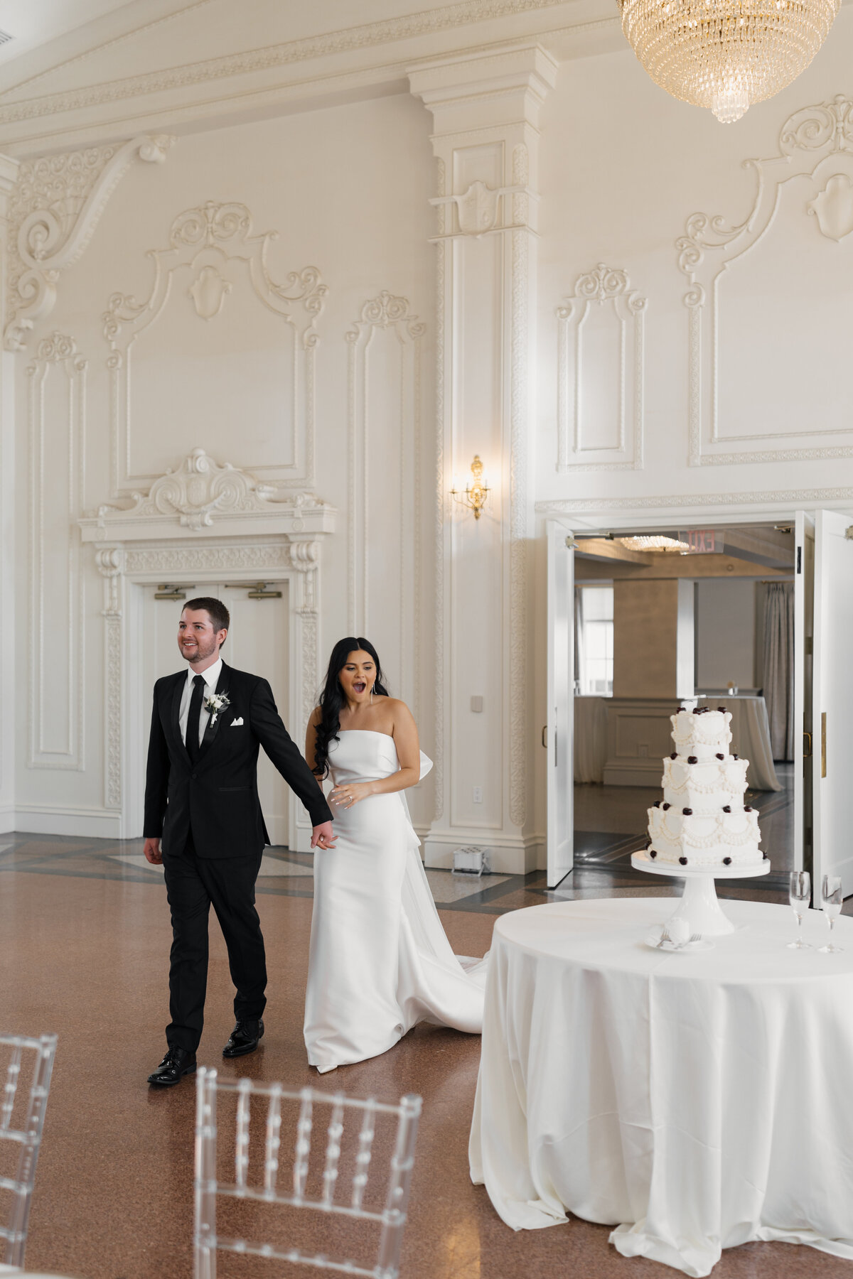 Traveling Wedding Photographer