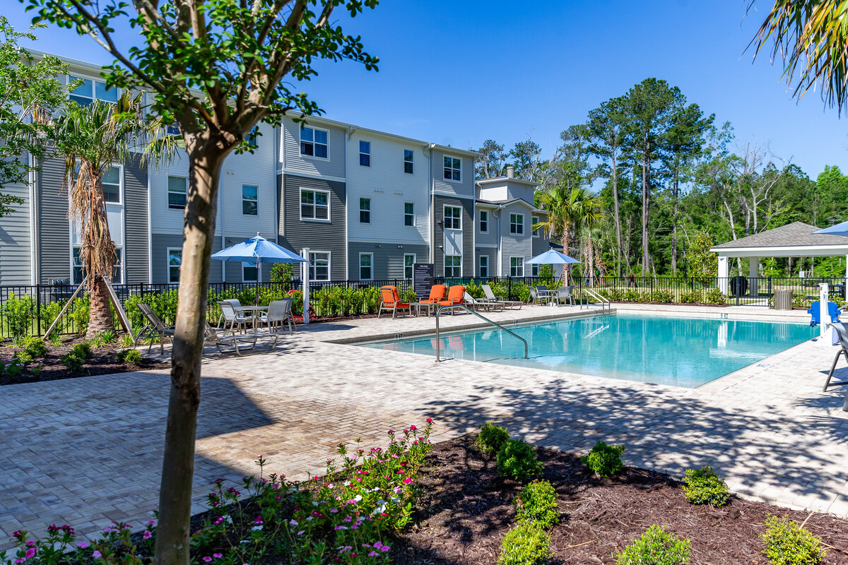 042324ROCHESTERPARK-33