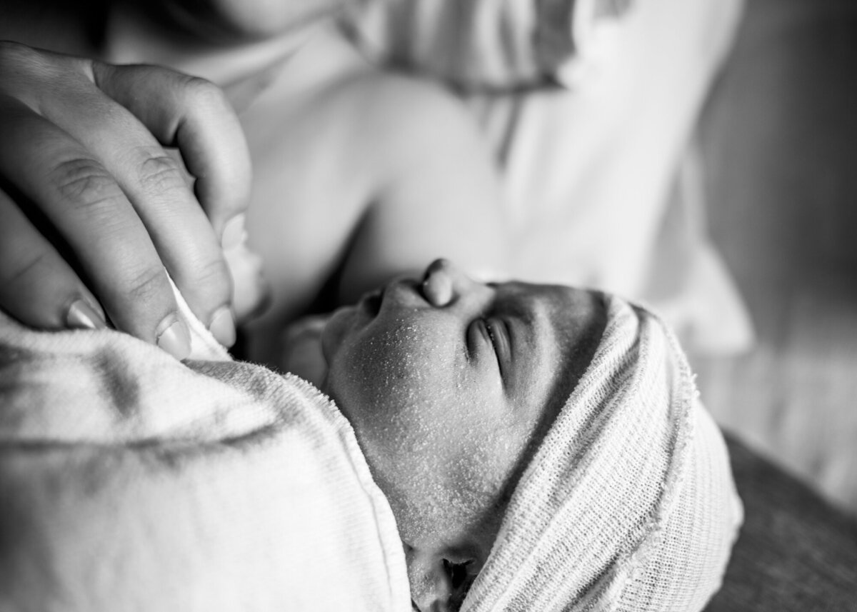Birth Story Studio Minneapolis St. Paul Maple Grove Twin Cities Minnesota Newborn Maternity Birth Family Photography Photographer Stephanie Lecker - WEB-38