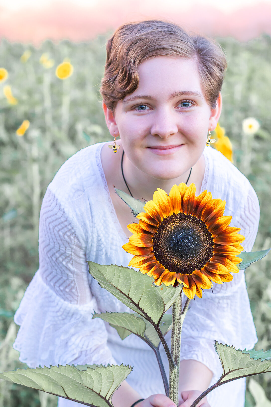 2022SinklandFarms-Sunfllower-Festival_senior-class-photos_social-media_website-3645