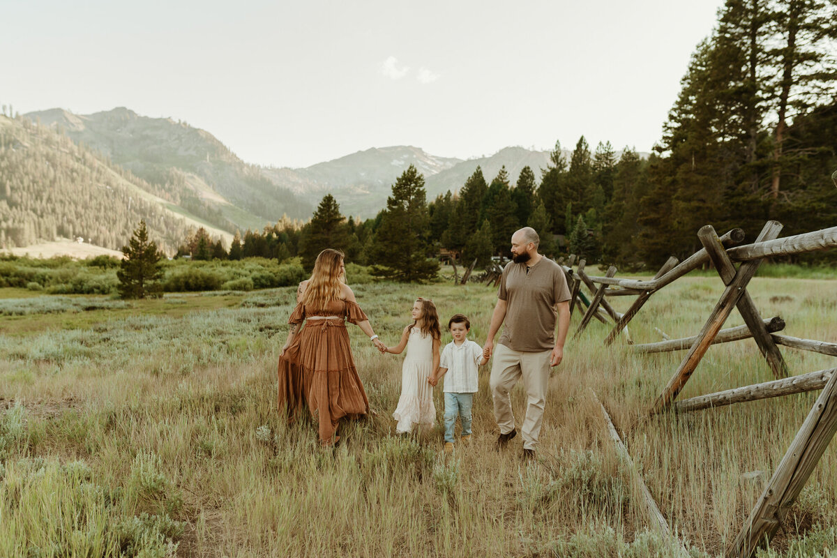 Lake Tahoe-Family-Photographer-4