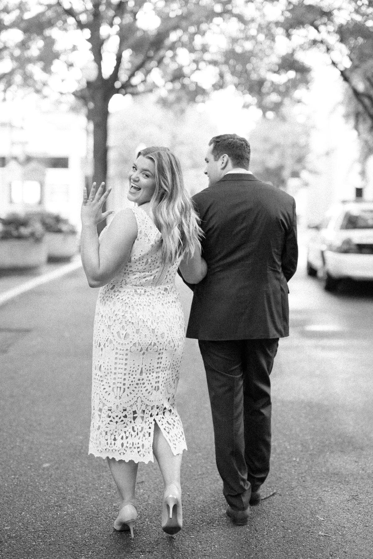 Paige and Tommy Engagement Sesison - Downtown Knoxville Tennessee - East Tennessee Wedding Photographer - Alaina René Photohgraphy-80-2