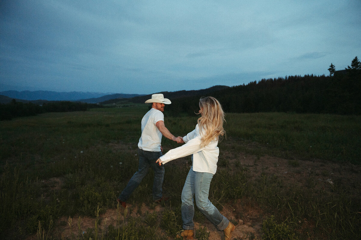 presley-gray-nighttime-western-montana-engagement9750