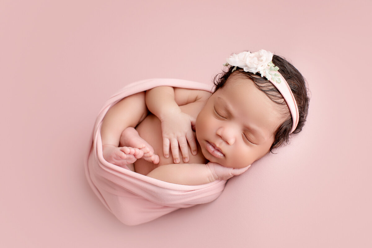 Charlotte_Newborn_pink_wrap