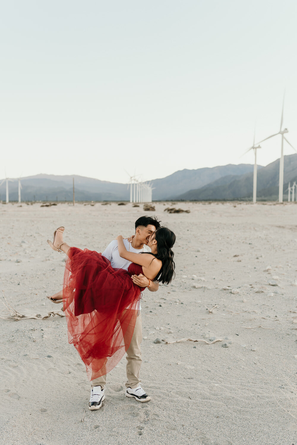 Palm-Springs_Windmills-Engagement-Session-38