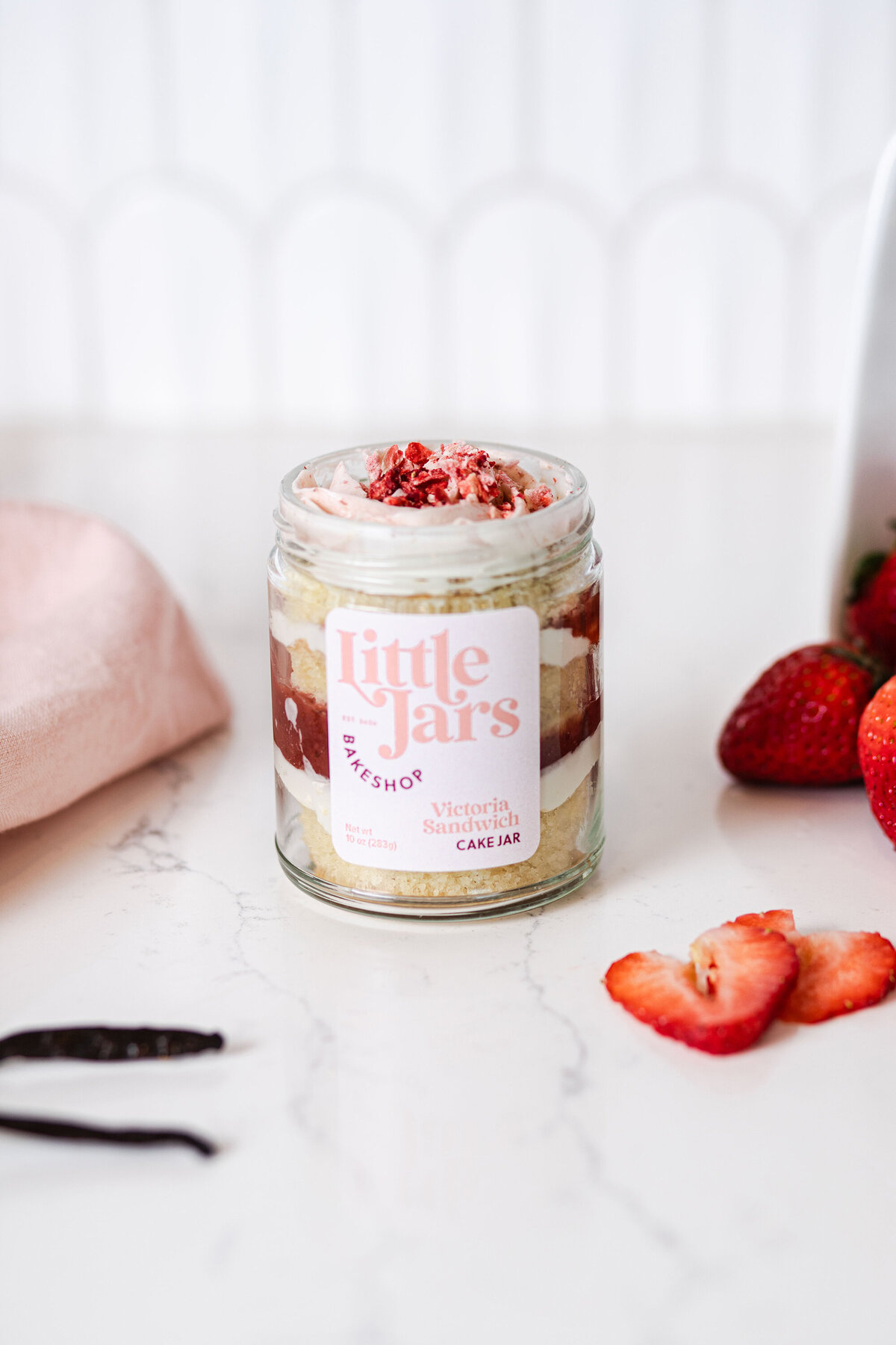 Victoria-Sandwich-Cake-Jar-2