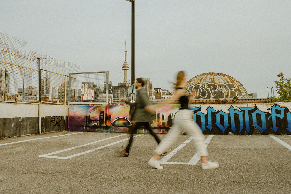downtown-toronto-kensington-market-engagement-session-nontraditional-artsy-indie-film-romatic-1528