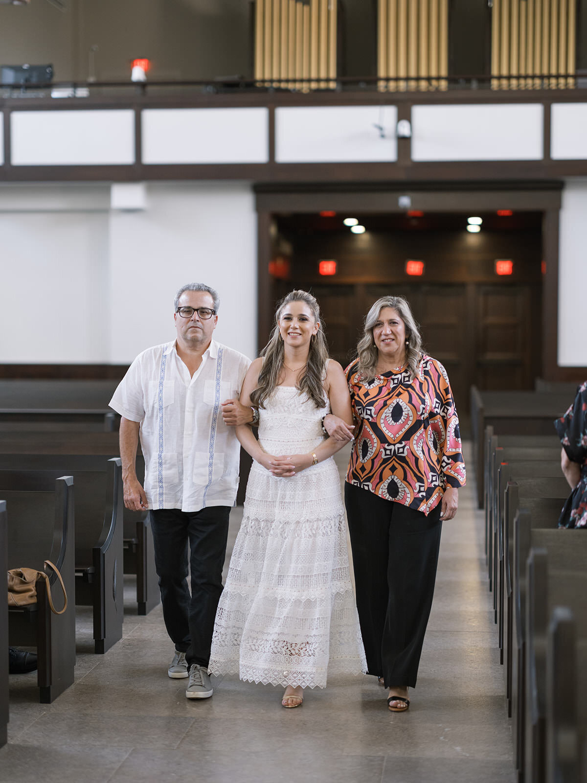 bride-with-parents-3GF-RD