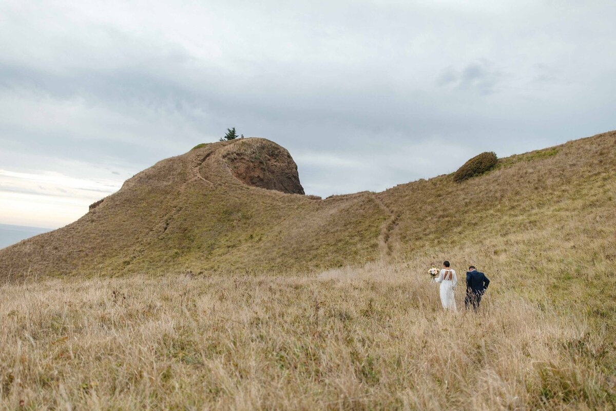 gods-thumb-elopement-oregon-coast-hike-3