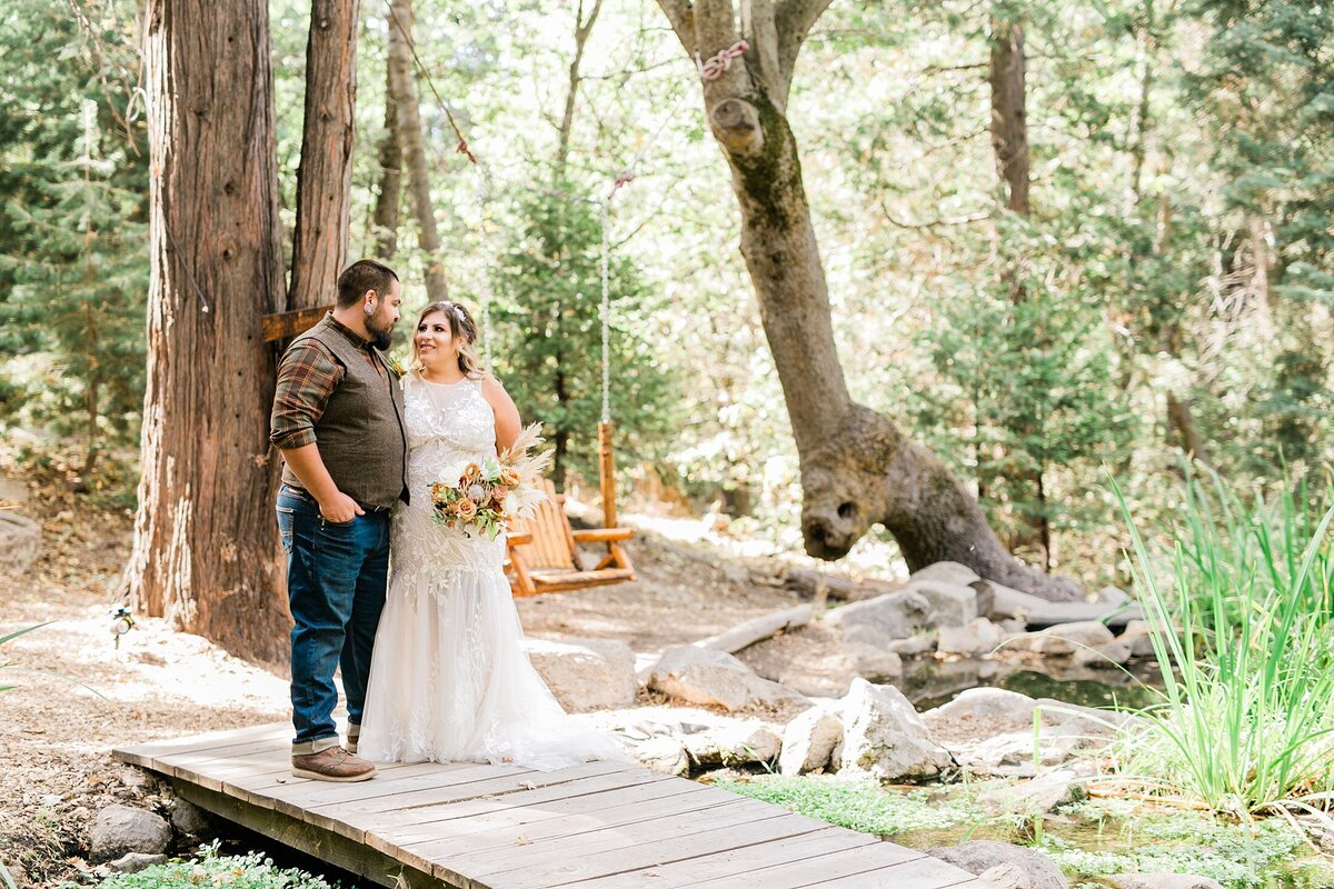 Pine rose cabins wedding venue emerald grace floral design bouquet photos wedding florist luxury_6913