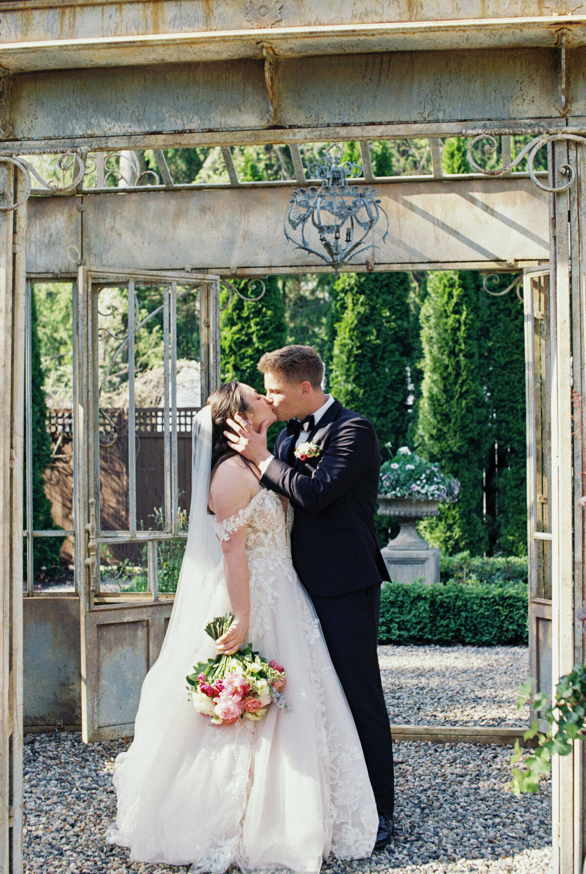 Maria + Grant + Truvision Studios 210